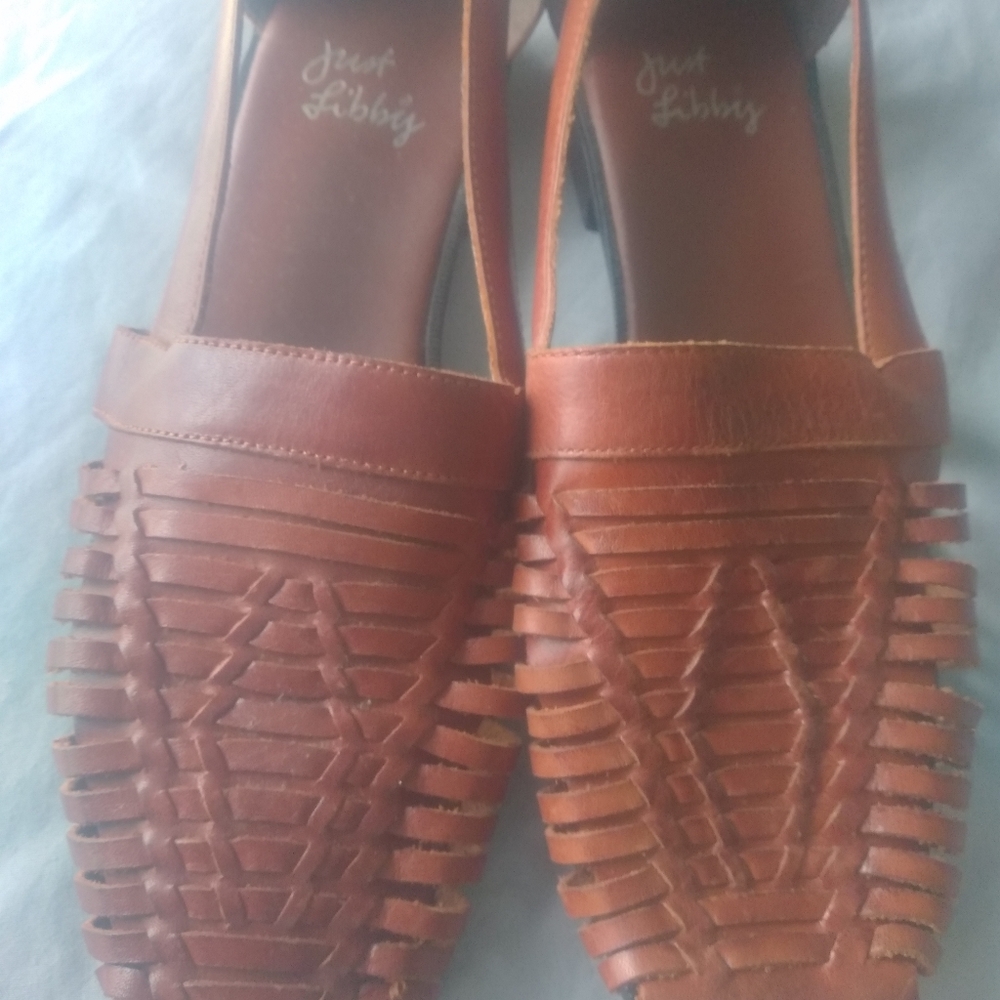 Women's shoes